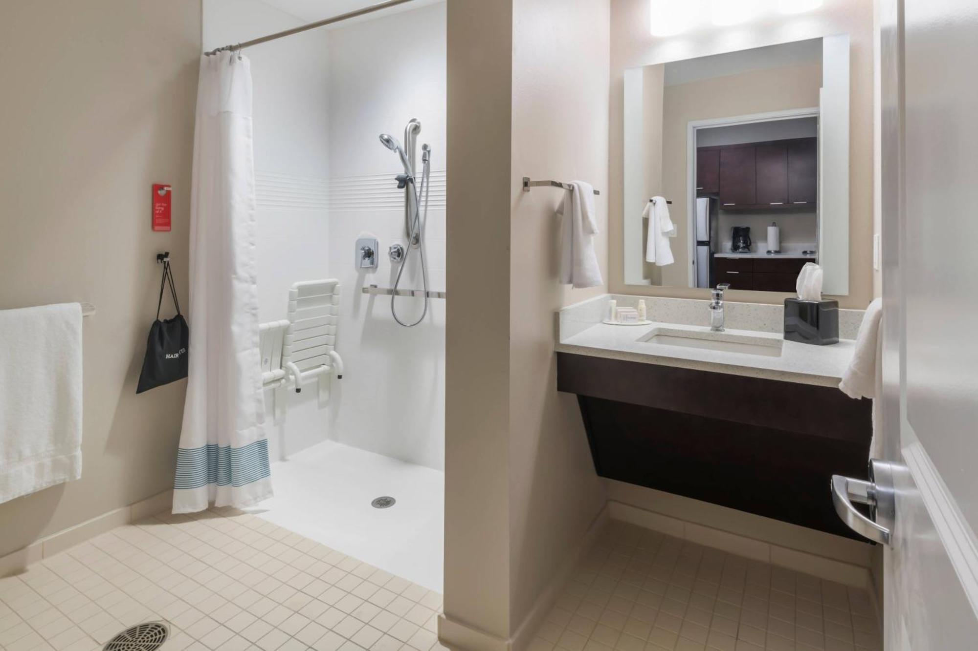 Towneplace Suites By Marriott Хейс Экстерьер фото