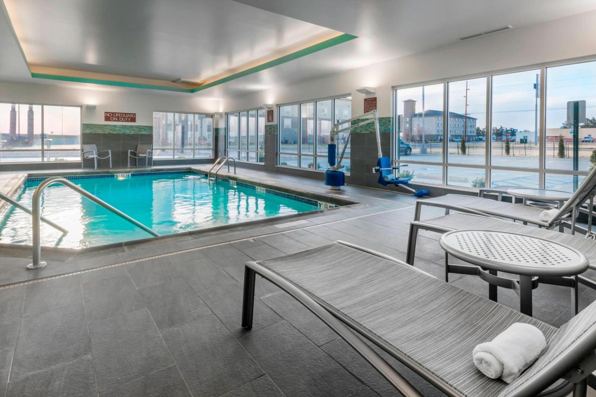 Towneplace Suites By Marriott Хейс Экстерьер фото